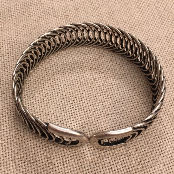 Stretchy Antique Stilvertone Bracelet Adjustable - Picture 8 of 8